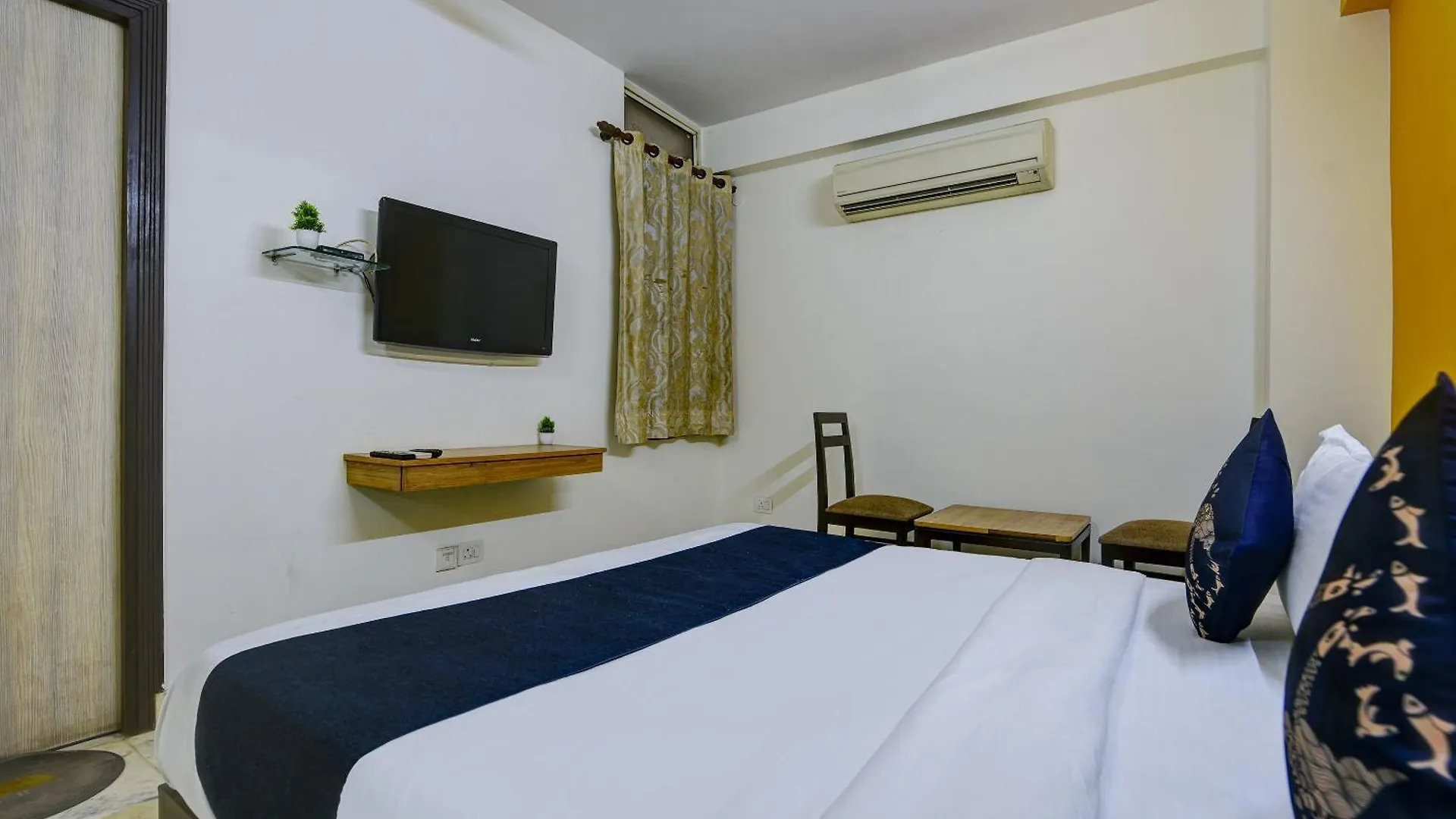 Hotel Bijwasan Near Yashobhomi Delhi  Delhi (National Capital Territory of India)