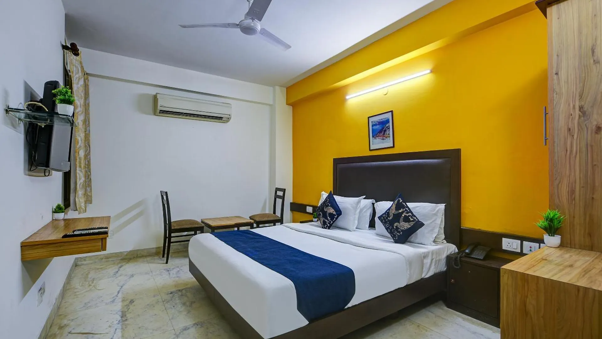 Hotel Bijwasan Near Yashobhomi Delhi  India